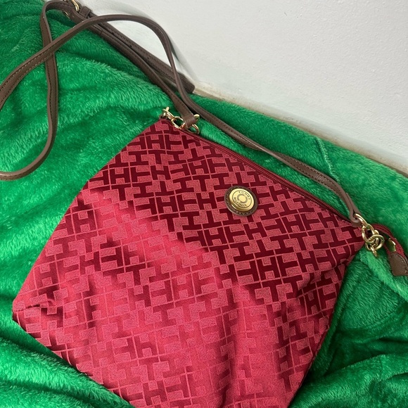 Elegant Burgundy Crossbody Bag - Picture 7 of 7